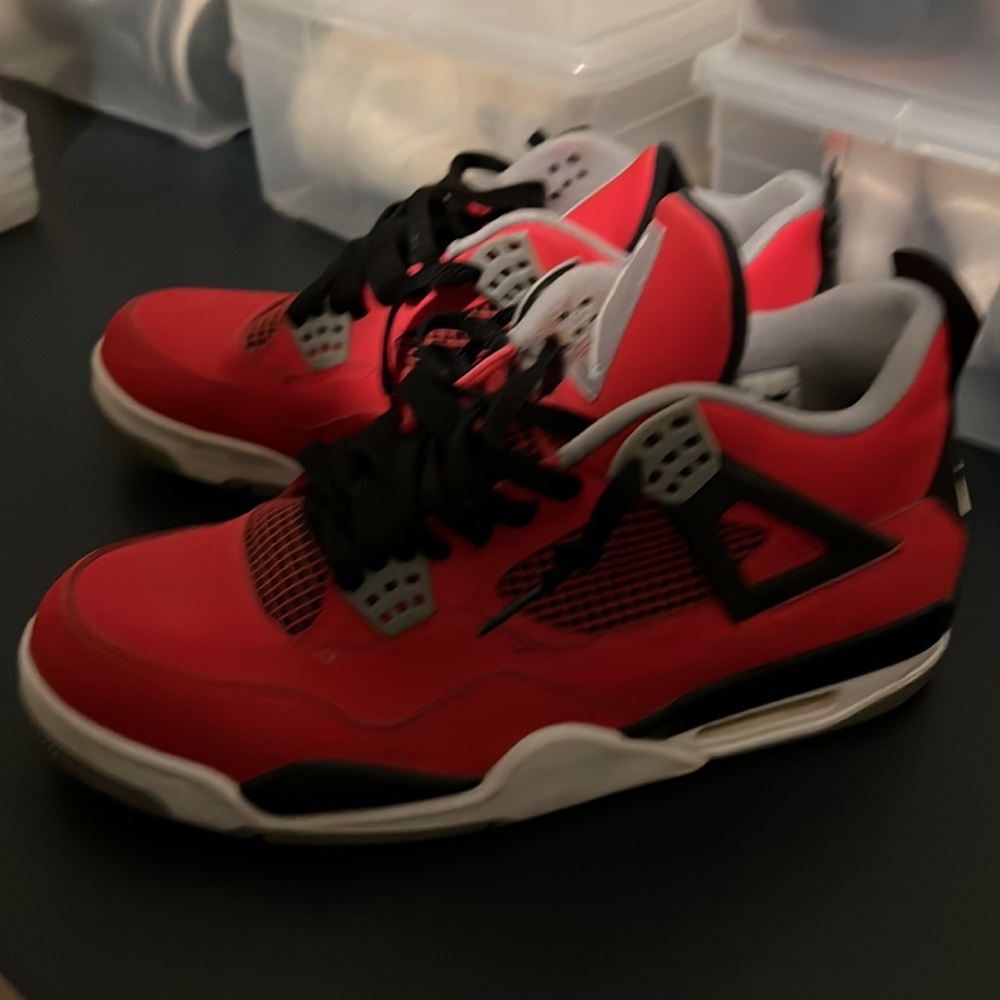 Nike Jordan 4s